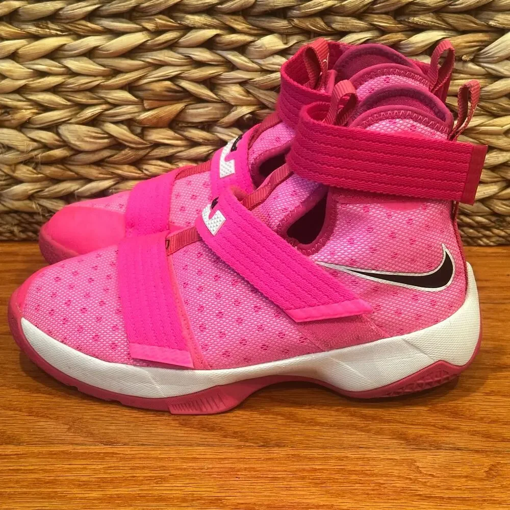 Nike LeBron Solider 10 GS Pink Sneakers sz 5.5 basketball sneakers